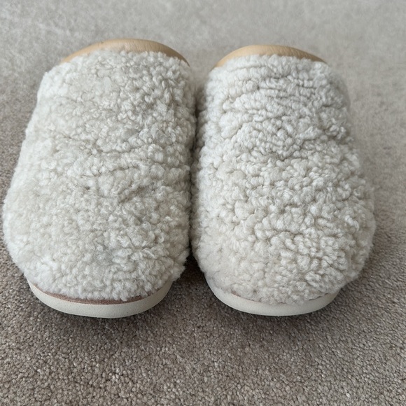OluKai Sherpa slippers - Picture 4 of 4